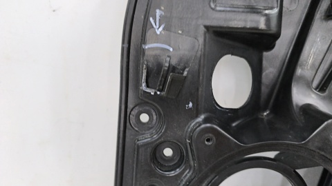 Podnośnik szyb Volvo XC90 II 14r.- prawa przednia obudowa panel stelaż linki podnoszenia bez silniczka 31349763