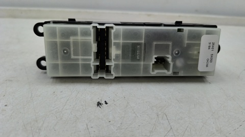 Przełącznik Nissan Navara 3 IIIPathfinder 3 III 05-14r. Lewy przód panel sterowania podnoszenia szyb EU 25401-5x05d
