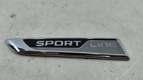 Znaczek Skoda Kodiaq I 16-24r. SPORT LINE napis na LEWY błotnik logo znaczek emblemat ORYGNALNY 565853041