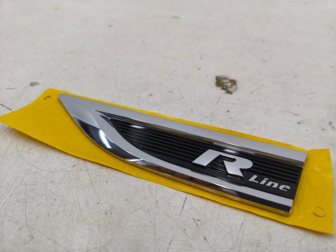 Znaczek Vw T-Roc I 17-25r. 40x160mm. NOWY napis R-LINE na lewy błotnik znaczek emblemat CHROM ORYGNALNY 2ga853688b