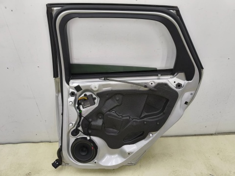Drzwi Ford Focus Mk3 III 10-19r. Kombi prawe tylne prawy tył 0F