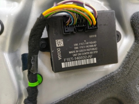 Drzwi Ford Focus Mk3 III 10-19r. Kombi prawe tylne prawy tył 0F