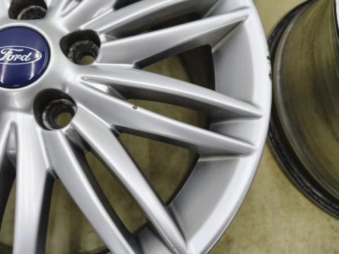 Felgi aluminiowe Ford Focus Mk3 C-Max Mk2 Connect 10-19r. r16 cali 7jx16 ET50 5x108 CH63 z czujnikami KOMPLET Borbet F1EJ-A1B