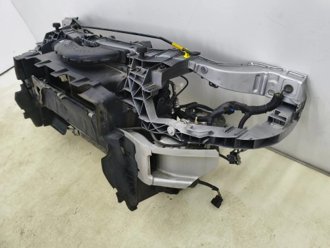Pas przedni Ford Focus Mk3 10-19r. 1.5 TDCI Diesel kompletny z chłodnicą wody belka wzmocnienie osłona wentylatory