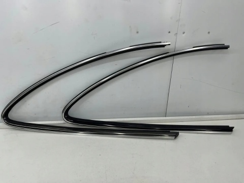 Listwa Mercedes CLK W208 C208 97-02r. prawa tylna nakładka ozdobna szyby