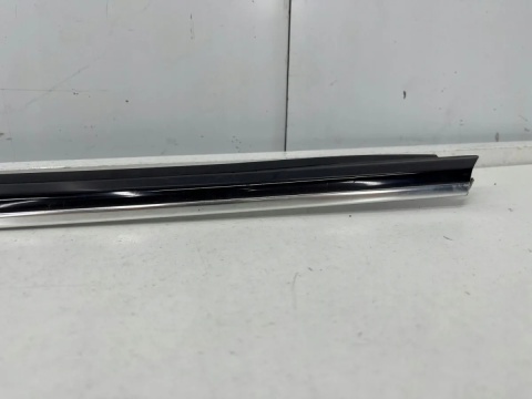 Listwa Mercedes CLK W208 C208 97-02r. prawa tylna nakładka ozdobna szyby