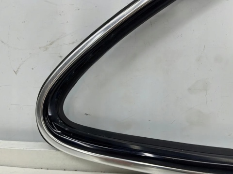 Listwa Mercedes CLK W208 C208 97-02r. prawa tylna nakładka ozdobna szyby