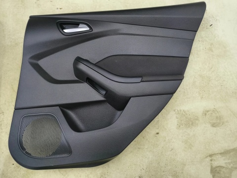 Tapicerka Ford Focus Mk3 10-19r. boczki drzwi KOMPLET prawy lewy tył przód boczek bm51a27406 bm51a27407 bm51a23942 f1eba23943