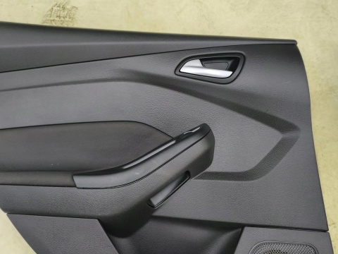Tapicerka Ford Focus Mk3 10-19r. boczki drzwi KOMPLET prawy lewy tył przód boczek bm51a27406 bm51a27407 bm51a23942 f1eba23943