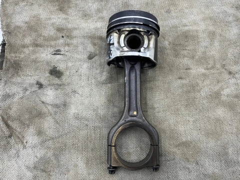 Tłok korbowód Citroen Peugeot Ford Mazda Volvo 1.6 TDCi 1.6 HDi 95km T3DB