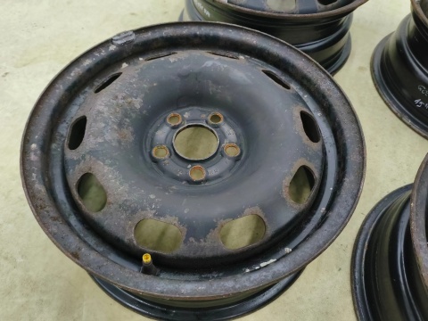 Felgi stalowe VW Golf IV Audi A3 8L Octavia I Leon I 97-06r. 15 cali 6jx15 ET38 5x100 CH57,1 KOMPLET 1j0601027q
