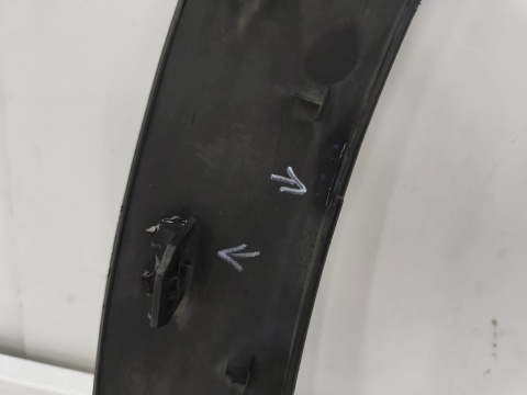 Listwa błotnika Peugeot 5008 II 16-24r. lewy tylny rant nadkola błotnika CIENKI WĄSKI nakładka lewy tył 9814071477