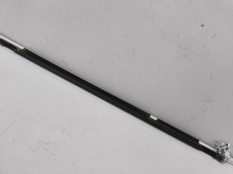 Listwa drzwi Mazda 6 III GJ 12-24r. kombi prawa tylna uszczelka szyby drzwi zgarniająca zewnętrzna CHROM