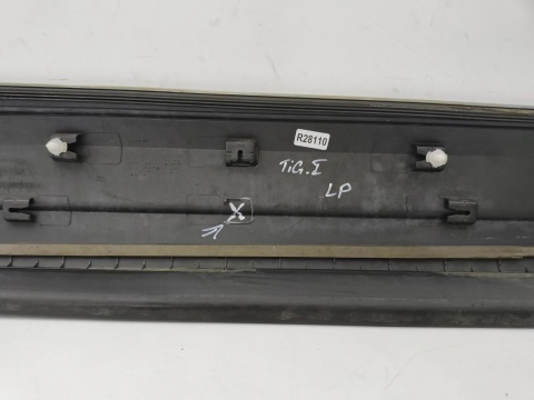 Listwa drzwi VW Tiguan I 5n0 07-16r. lewa przednia dolna nakładka drzwi nakładka lewy przód 5n0854939d