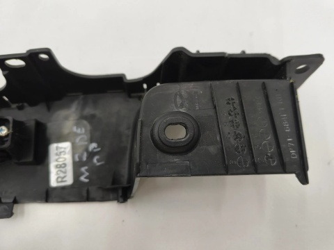 Przełącznik Mazda 2 DE 07-14r. prawy przód panel sterowania podnoszenia szyb EU df71-684l1