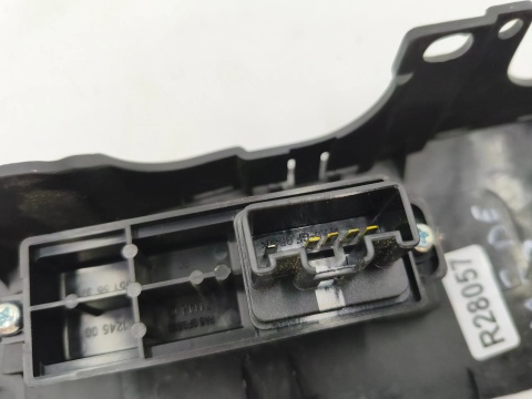 Przełącznik Mazda 2 DE 07-14r. prawy przód panel sterowania podnoszenia szyb EU df71-684l1