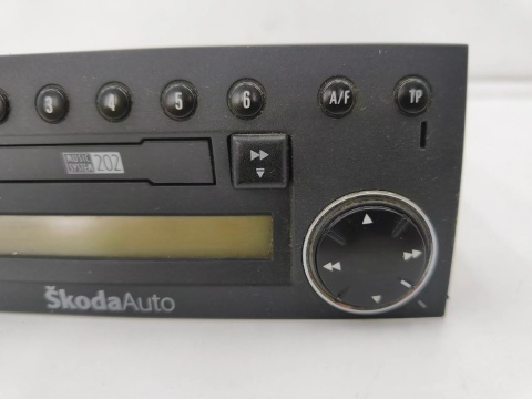 Radio Skoda Fabia 1 I tuner 99-08r. CD 30 fabryczny czytnik kaset panel sterowania 6y0035152