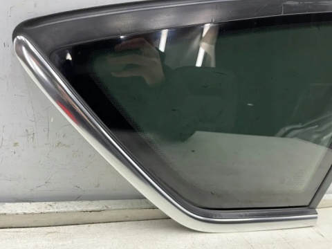 Szyba boczna Ford C-Max MK2 12-19r. prawy tylny trójkąt karoseryjna oryginalna chrom prawy tył am51-r29750-e
