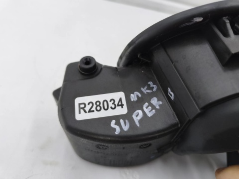 Klapka wlewu paliwa Skoda Superb 3 III 15-24r. oryginalna 3v9809702b