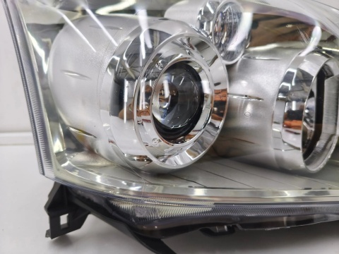 Lampa reflektor Toyota Avensis T25 06-09r. lift prawa przednia TYC EU prawy przód 20-11737-05-2