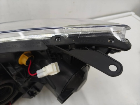 Lampa reflektor Toyota Avensis T25 06-09r. lift prawa przednia TYC EU prawy przód 20-11737-05-2