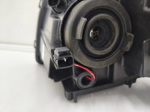 Lampa reflektor Toyota Avensis T25 06-09r. lift prawa przednia TYC EU prawy przód 20-11737-05-2
