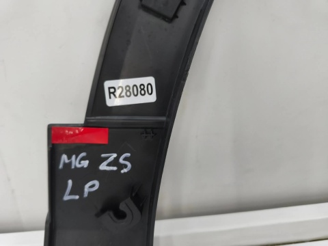 Listwa błotnika MG ZS MG VS MG ZS EV 17r.- LEWY przedni rant nadkola błotnika przedniego nakładka lewy przód 10252367