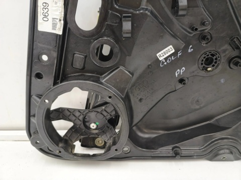 Podnośnik szyb VW Golf 6 VI HB 08-12r prawa przednia obudowa panel stelaż linki podnoszenia bez silniczka 5k1837730aa 5k0837756h