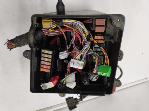 Skrzynka bezpieczników Opel Movano B Master 3 III 10-24r. 2.3 CDTI dCI obudowa 243830001r