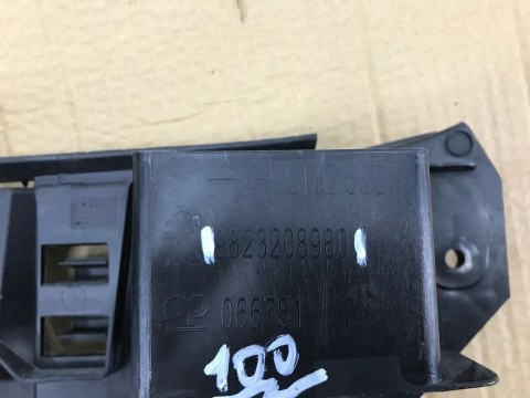 Absorber zderzaka Peugeot 208 II 2 19- tylny tył 9823208980