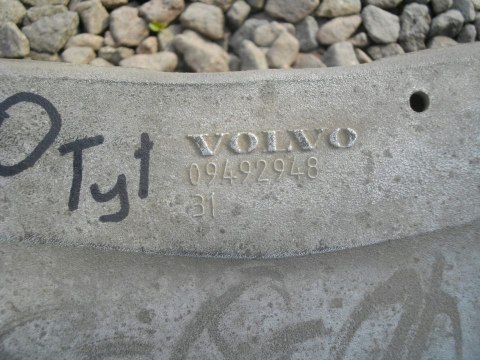 Belka zawieszenia VOLVO S60 V70 II 2 XC70 rama kołyska wózek sanki tylne 09492948