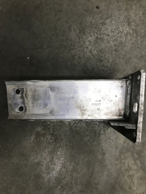 Belka zderzaka AUDI A4 B8 A5 8T przednia lewa strefa zgniotu odbój 8K0807133C