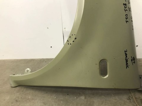 Błotnik VW bora VW jetta IV 4 98-05 lewy 1J5821021