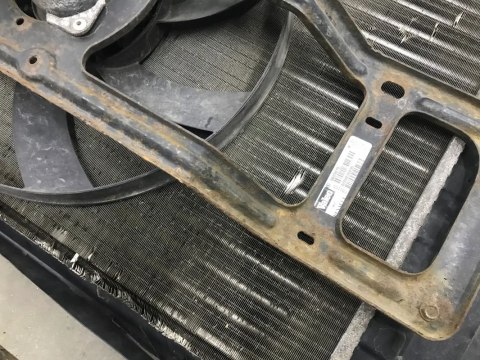 Chłodnica wody Renault Clio 2 II 98-12 Kangoo 98-08 Logan 04-12- wiatrak wentylator chłodnicy 1,2 1,4 1,6 benzyna 8200098036