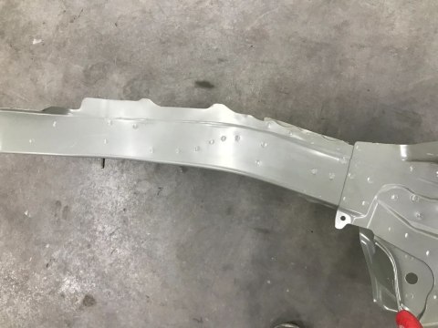 Ćwiartka Toyota verso 09-18 prawa tylna podłużnica podłogi bagażnika 57601-0f030