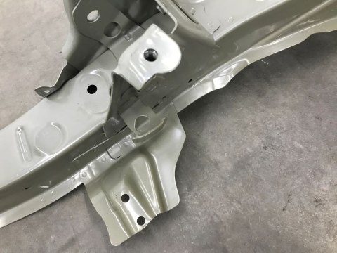 Ćwiartka Toyota verso 09-18 prawa tylna podłużnica podłogi bagażnika 57601-0f030