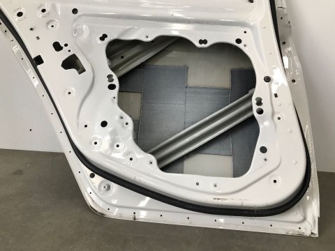 Drzwi Bmw 5 G30 F90 17- lewy tył lewe tylne