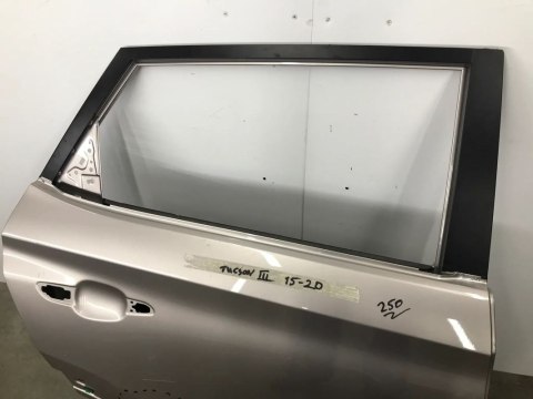 Drzwi Hyundai tucson III 3 15-20 prawy tył prawe tylne