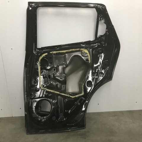 DRZWI NISSAN JUKE 10-19r PRAWY TYŁ PRAWE TYLNE