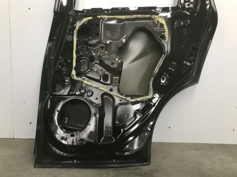 DRZWI NISSAN JUKE 10-19r PRAWY TYŁ PRAWE TYLNE