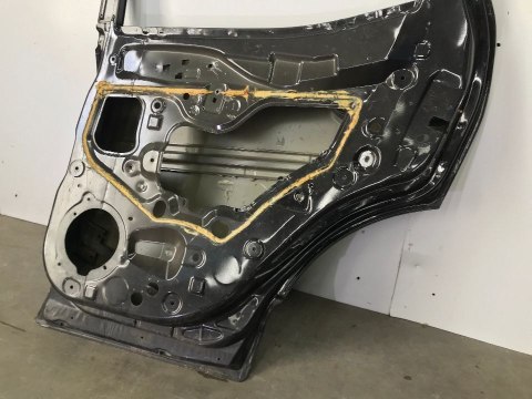 Drzwi Nissan Qashqai J11 13- prawe tylne czarne