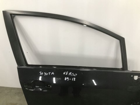 DRZWI TOYOTA VERSO 09-18r PRAWY PRZÓD PRAWE PRZEDNIE