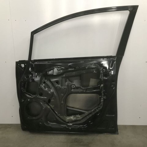 DRZWI TOYOTA VERSO 09-18r PRAWY PRZÓD PRAWE PRZEDNIE