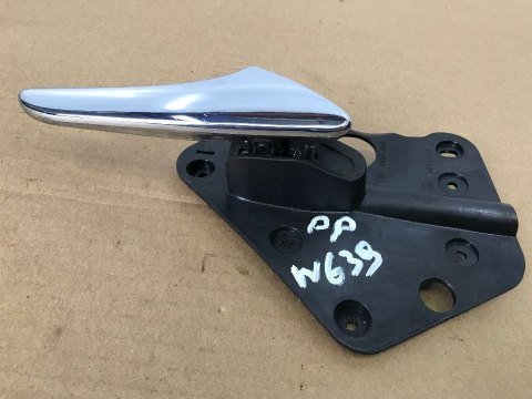 Klamka Mercedes Vito W639 wewnętrzna rączka uchwyt drzwi przednia prawa