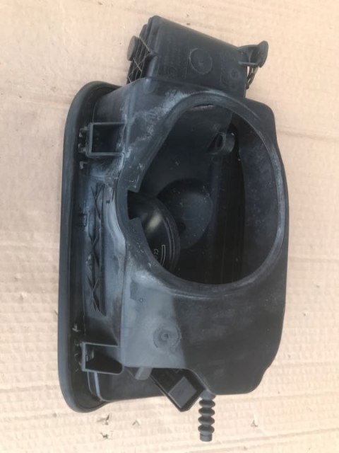 Klapka wlewu paliwa BMW 5 F10 sedan 7218336 kolor Schwarz 2 668