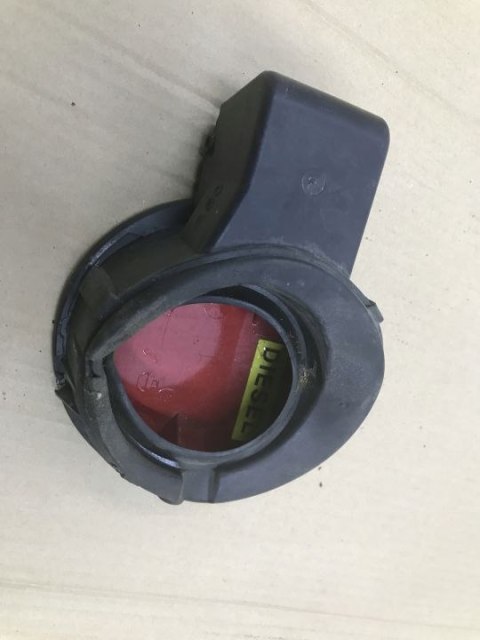 Klapka wlewu paliwa CITROEN C4 I 04-10r. kolor EZW KKN 9647152180