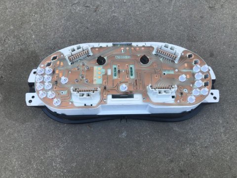 Licznik Renault Clio 2 II 98-12r. zegary obrotomierz prędkościomierz wskaźnik wyświetlacz 7700410432G