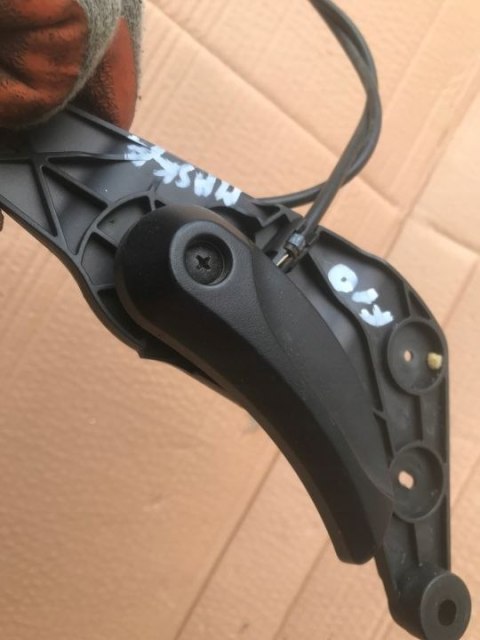 Linka maski Bmw 5 F10 F11 10-17r. klamka uchwyt cięgno otwierania 9114002