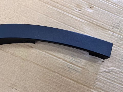 Listwa BMW x3 go1 x4 go2 17- nakładka prawego przedniego błotnika plastik 7400672za