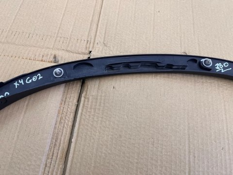 Listwa BMW x3 go1 x4 go2 17- nakładka prawego przedniego błotnika plastik 7400672za